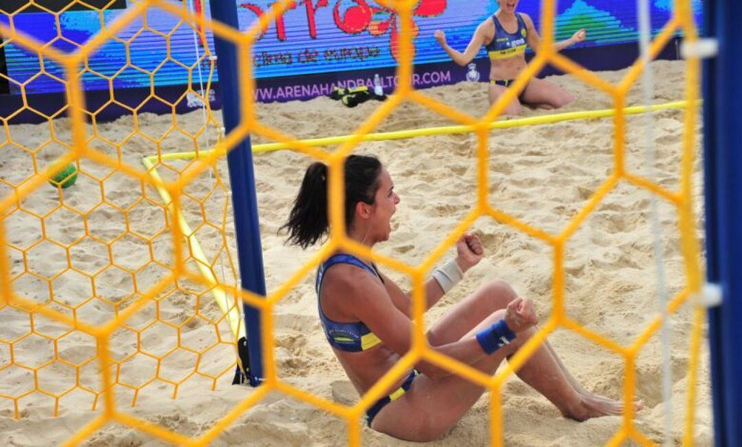 La jugadora en uno de sus partidos