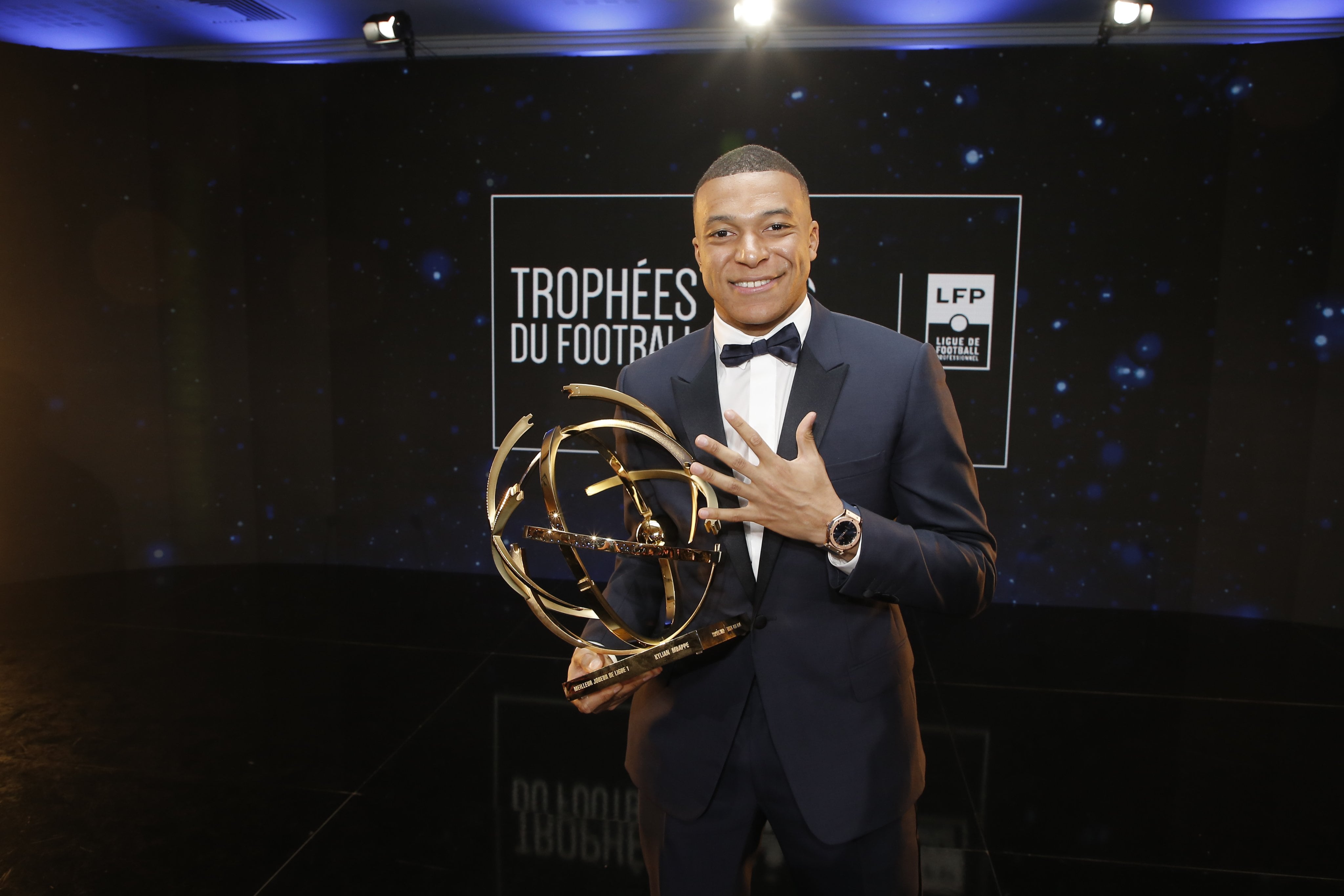 Kylian Mbappé, elegido como mejor futbolista de la liga francesa.