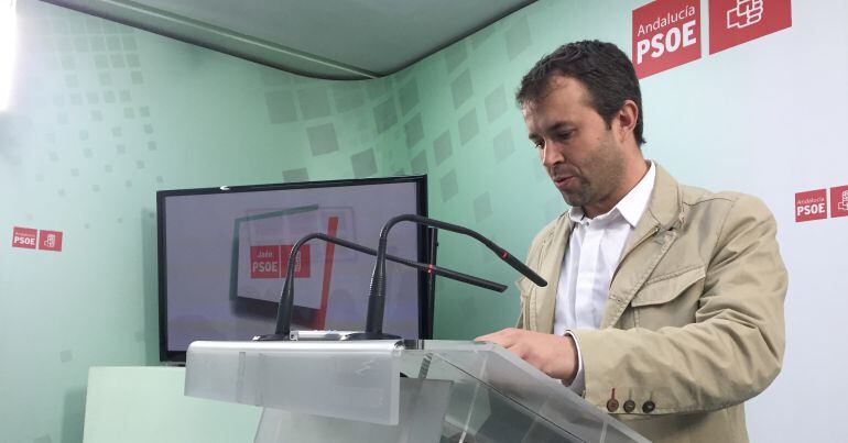 Julio Millán durante la rueda de prensa de este martes