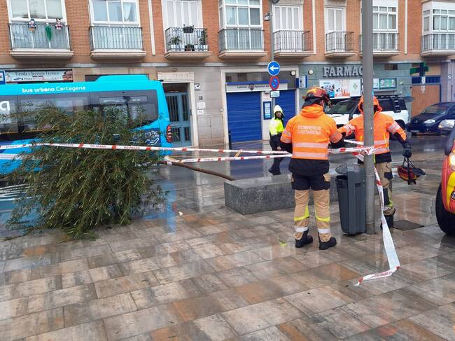 Cartagena registró este sábado 100 litros de lluvia por m2 que originaron 46 incidencias y 17 servicios de bomberos, ninguno de gravedad