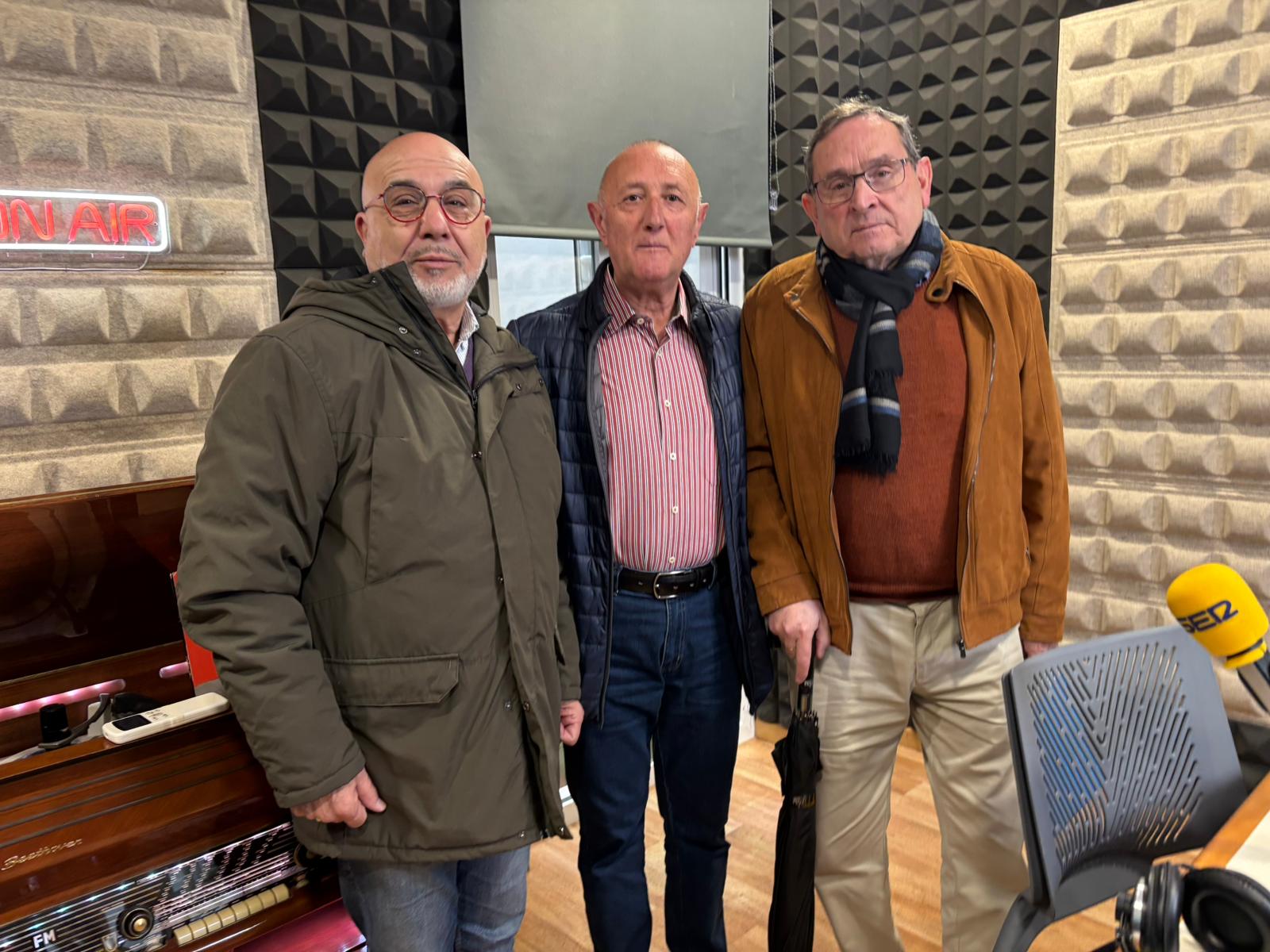 Antonio Escobar, Alfonso López y Paco Aguilar (comisión organizadora de la Exaltación de la Saeta)