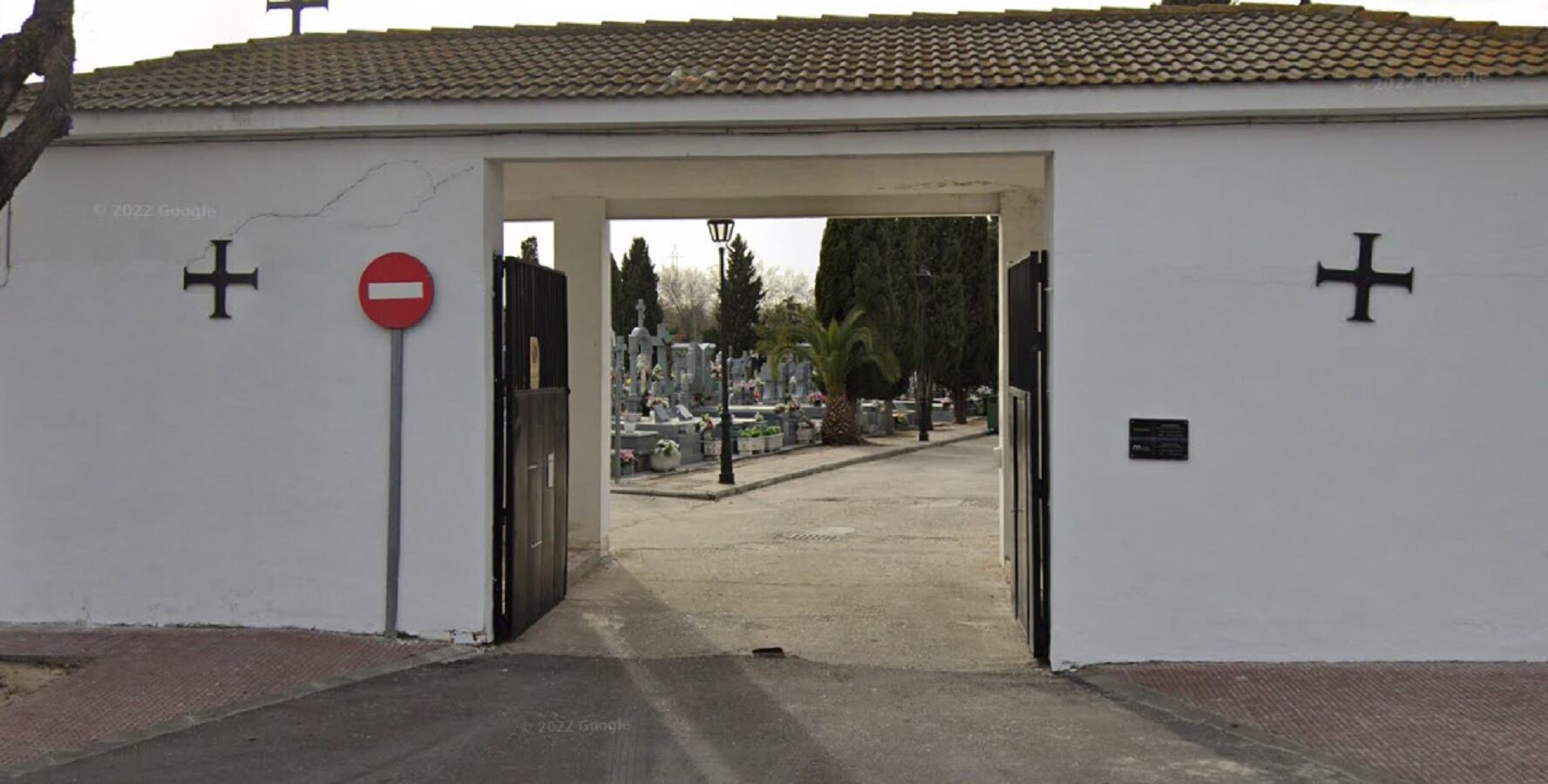 Entrada al antiguo cementerio de Fuenlabrada