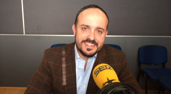 Fernández als estudis de la Cadena SER.