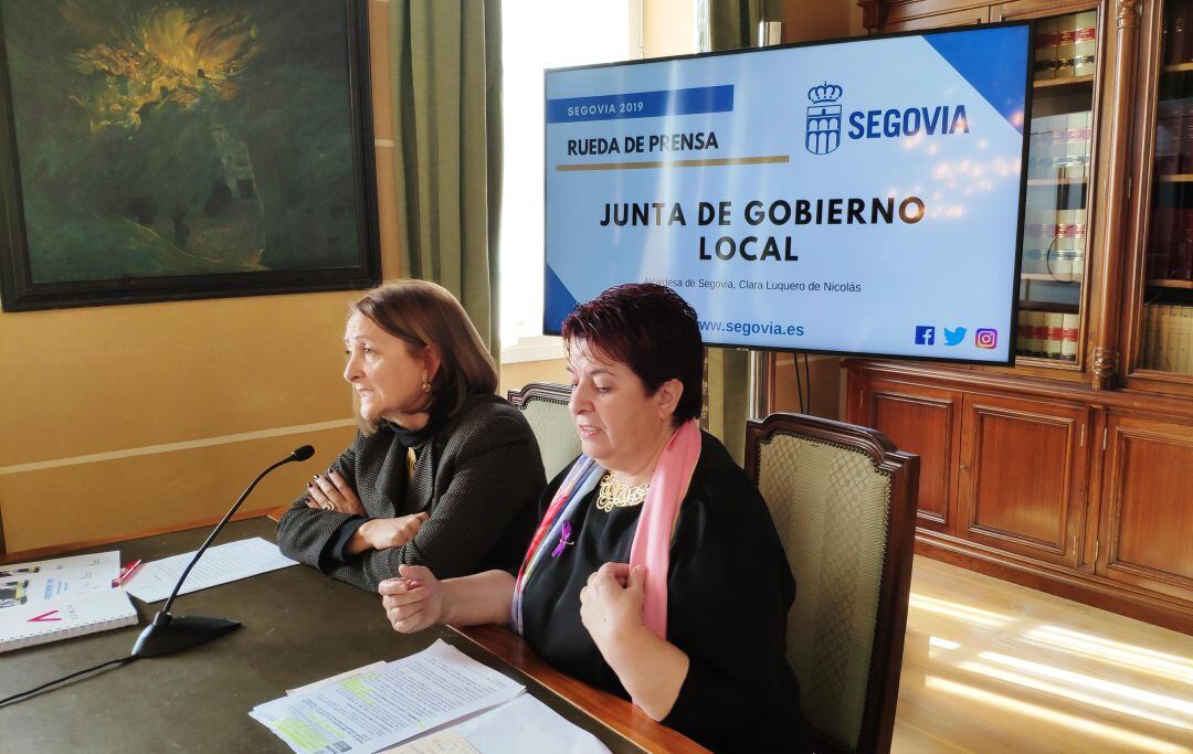 La concejala de deportes Mariam Rueda junto a la alcaldesa Clara Luquero