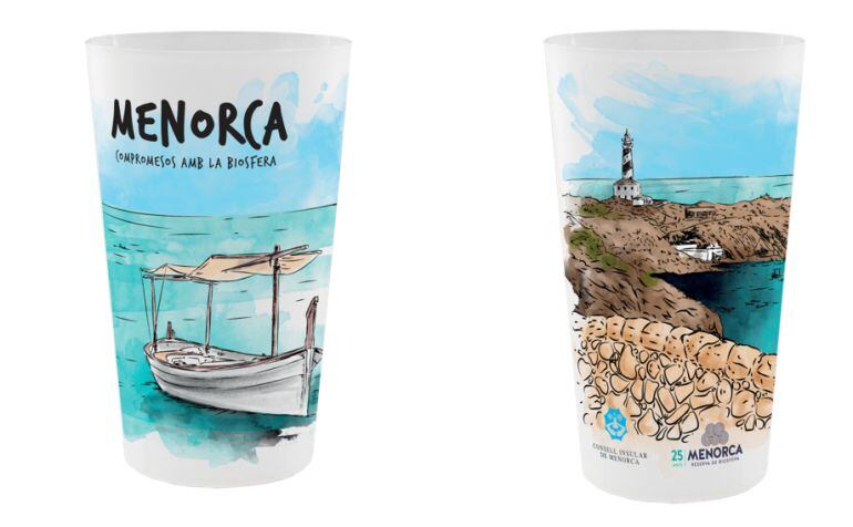 Los vasos reutilizables han sido un éxito este verano en Menorca.