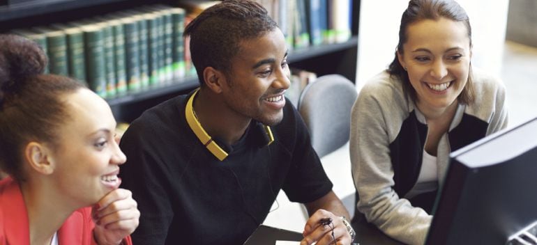 Jóvenes estudiantes