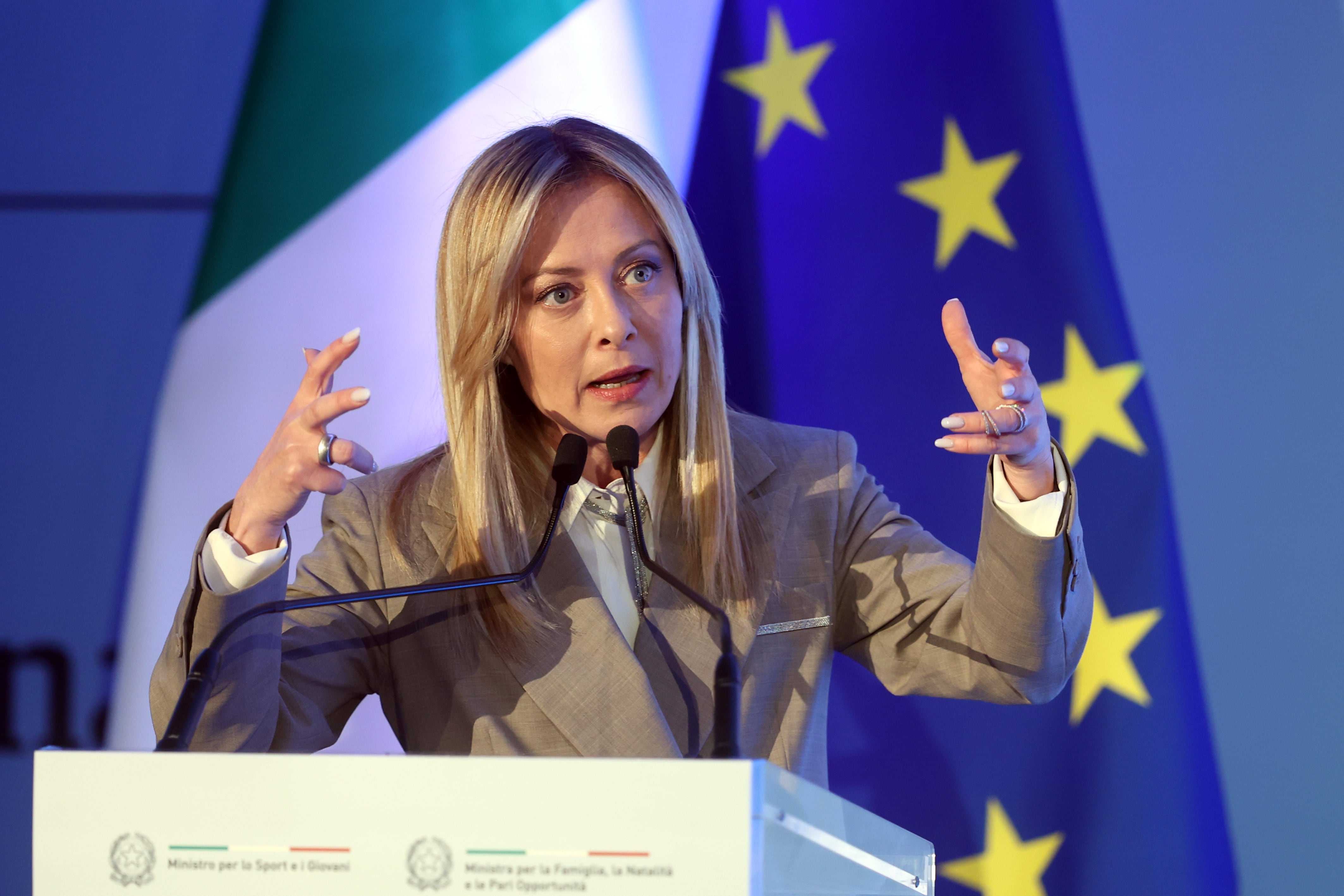 Meloni dice que Italia "no está en guerra, ni quiere entrar en ella" 