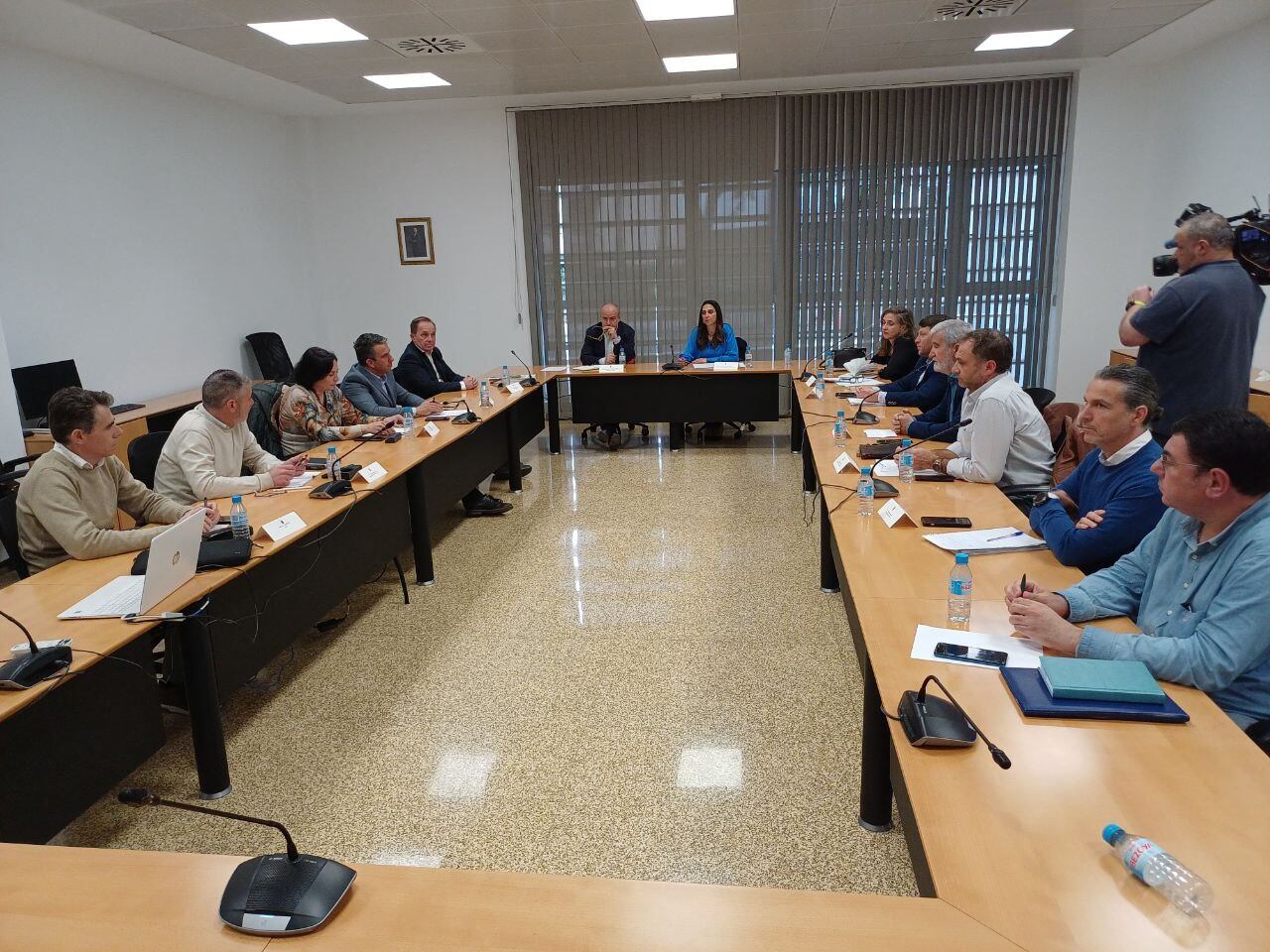 Foto de archivo de la consejera Sara Rubira en última reunión de la Mesa del Secano en la que están las Organizaciones Agrarias