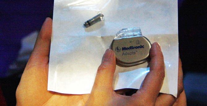 El marcapasos más pequeño del mundo que han implantado en cuatro pacientes del Hospital Clínic de Barcelona