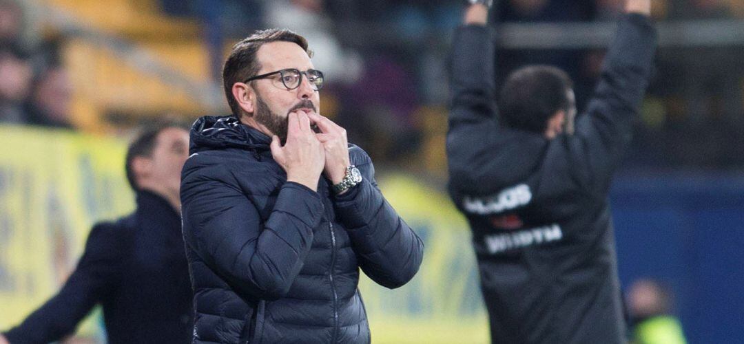 El técnico del Getafe C.F., José Bordalás, durante el encuentro correspondiente a la jornada 19 de primera división que disputaron frente al Villarreal C.F. en el Estadio de la Cerámica, en la localidad castellonense.