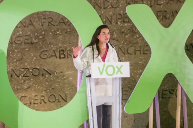 La portavoz de Vox en la Asamblea de Madrid, Rocío Monasterio interviene en un mitin del partido de Vox, en la Plaza de Colón