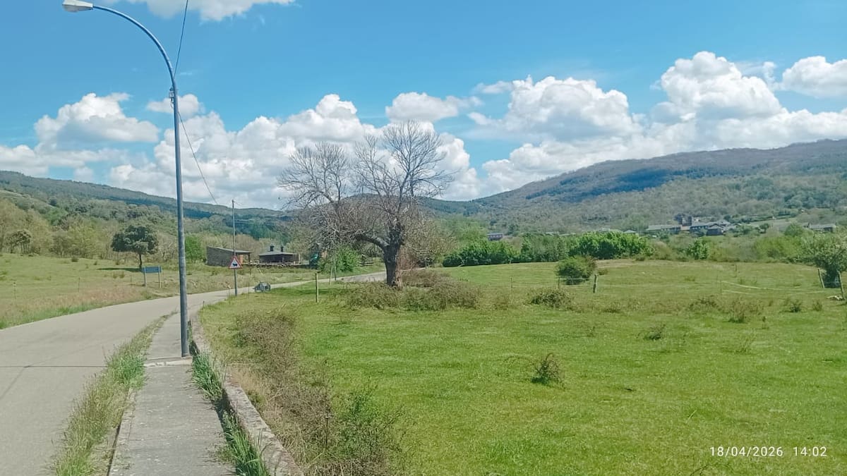 Los vecinos de Langre en Berlanga se oponen al proyecto de un parque eólico en la zona