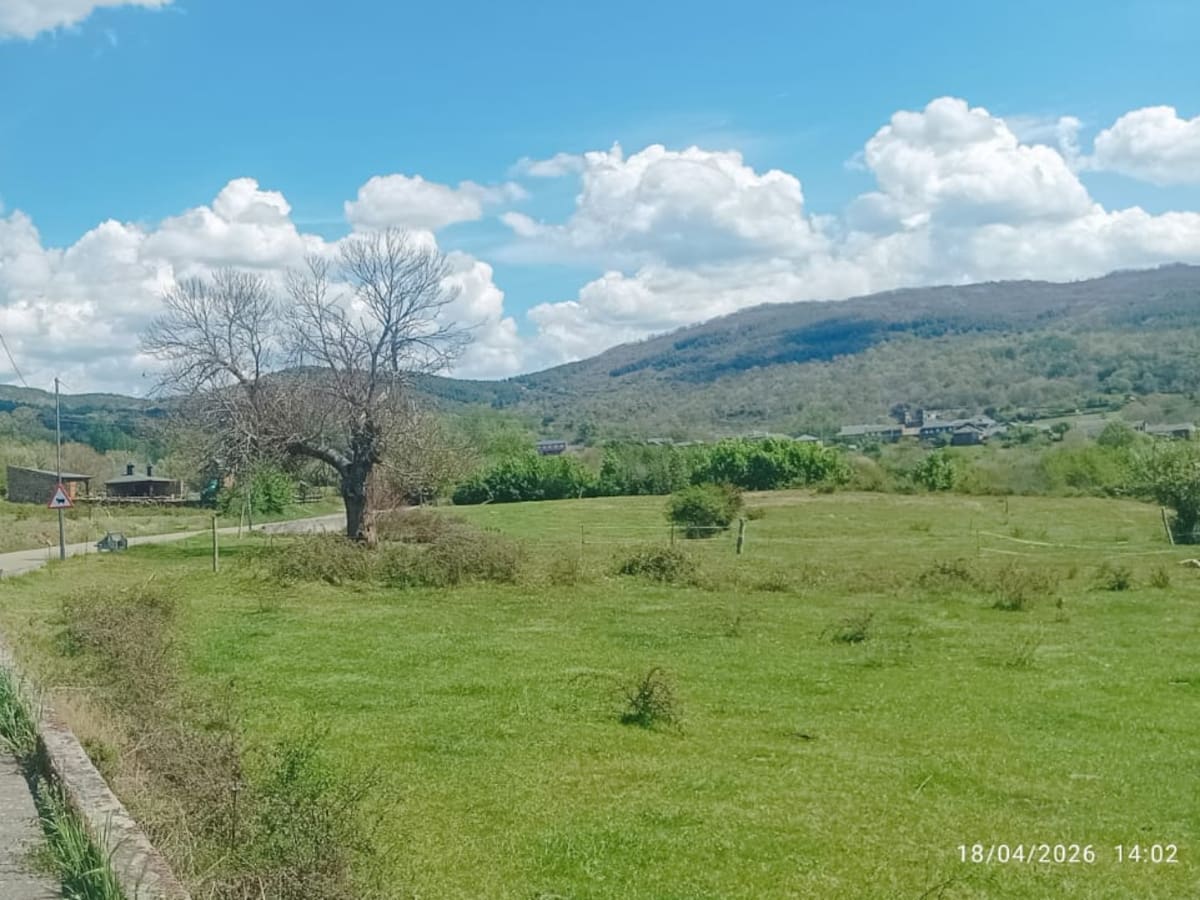 Los vecinos de Langre en Berlanga se oponen al proyecto de un parque eólico en la zona