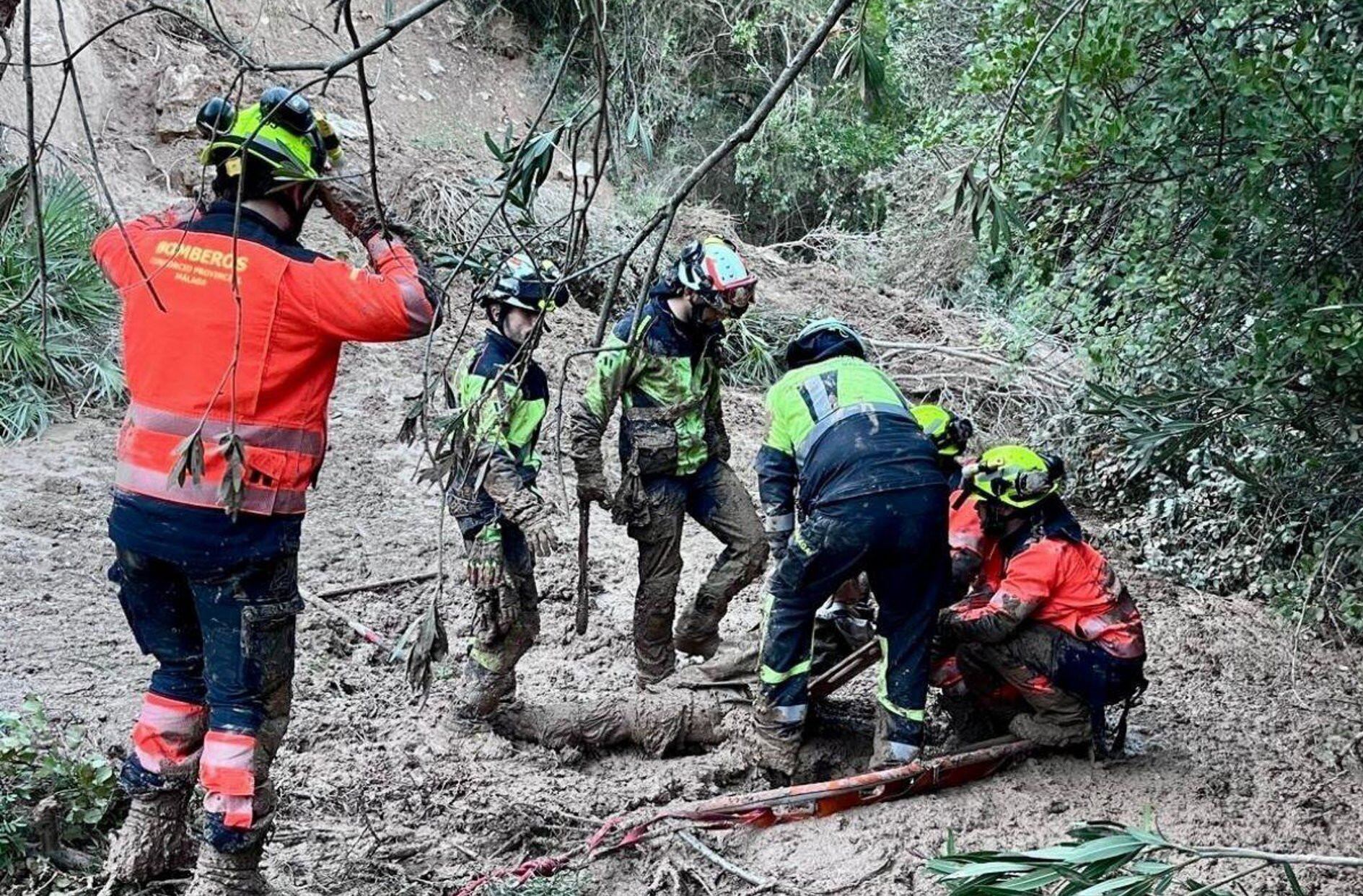 Momento del rescate del hombre en Gaucín