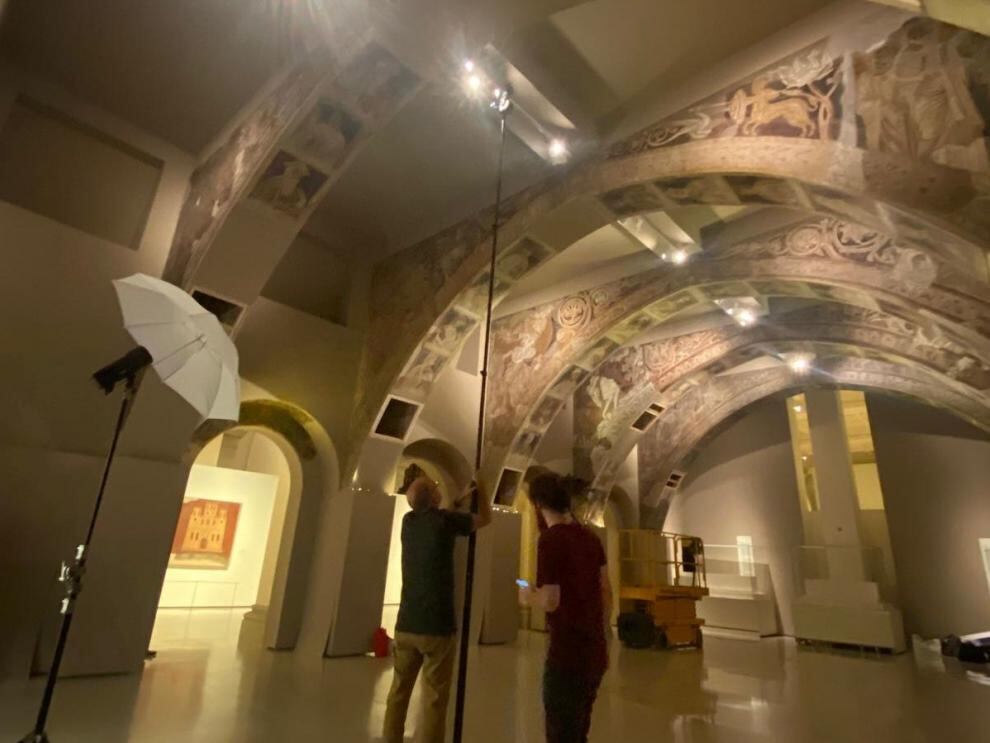 Trabajos de los técnicos en el MNAC