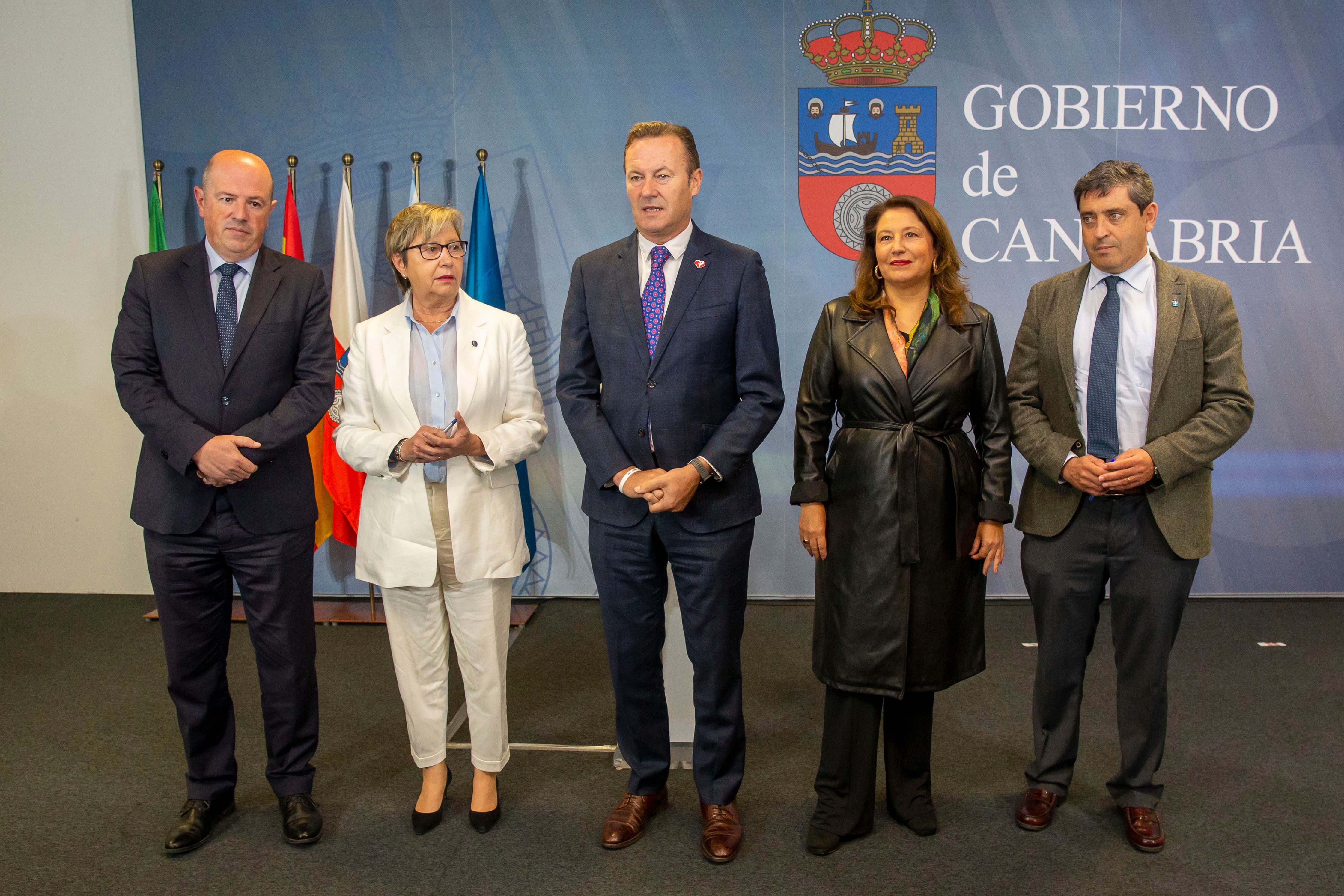 El consejero de Pesca, Guillermo Blanco, mantiene un encuentro con sus homólogos de Andalucía, Asturias, Galicia, País Vasco.