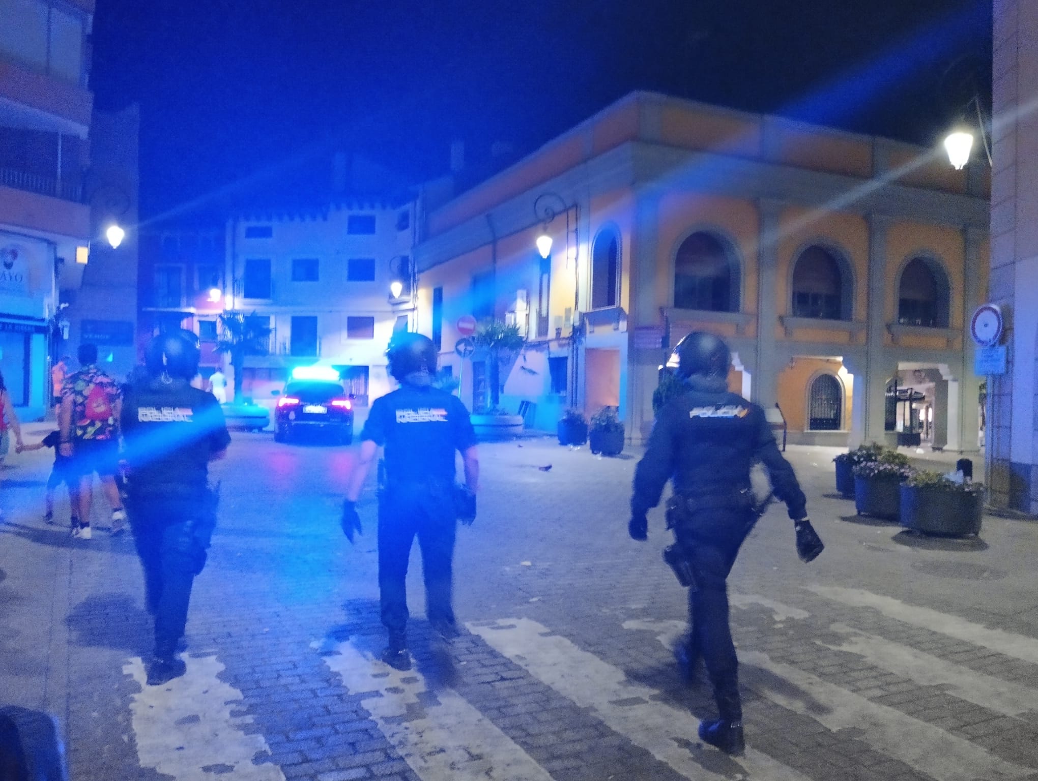 La unidad antidisturbios también acudió al recibir el aviso