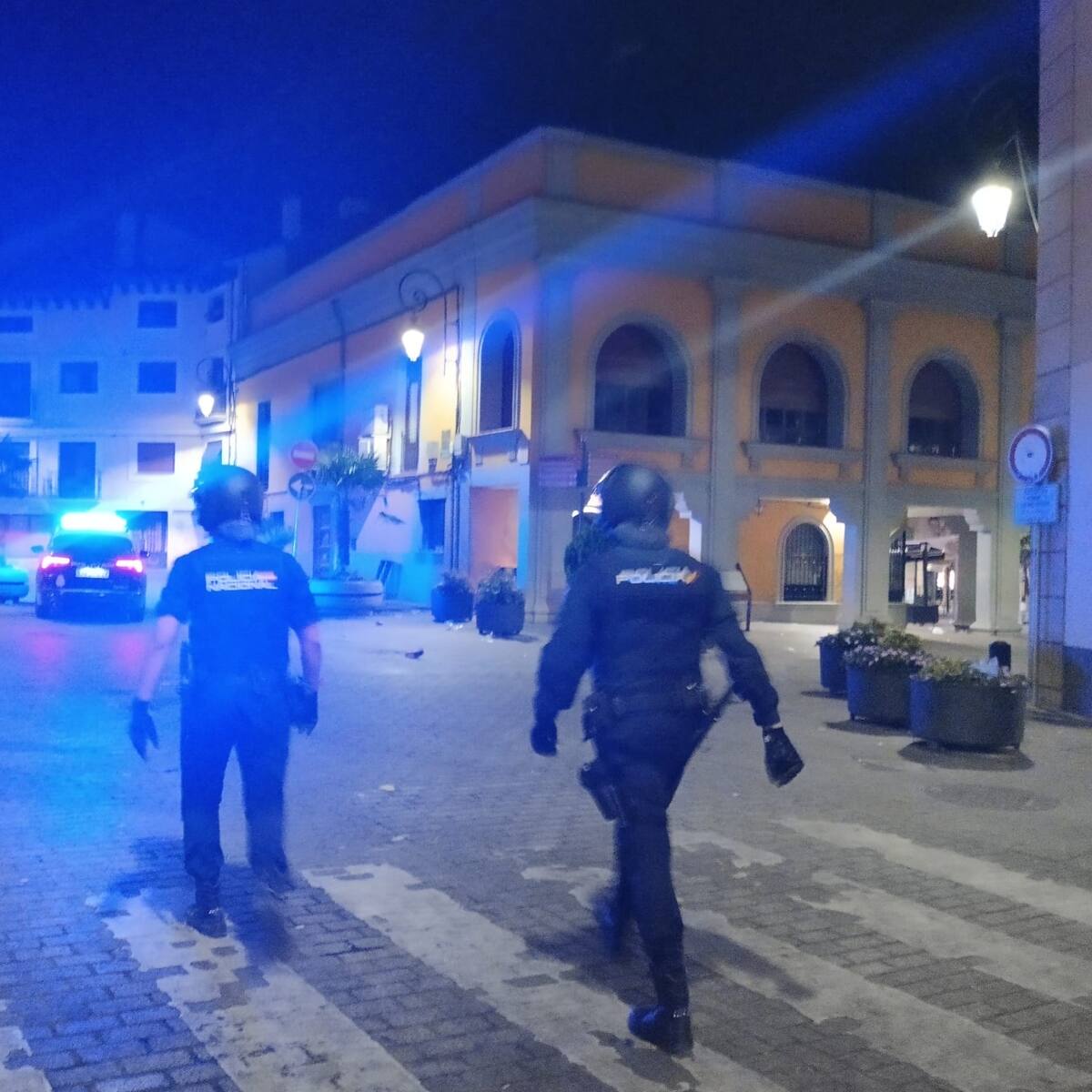 Dos grupos se enzarzan en una reyerta en el Puente Duero