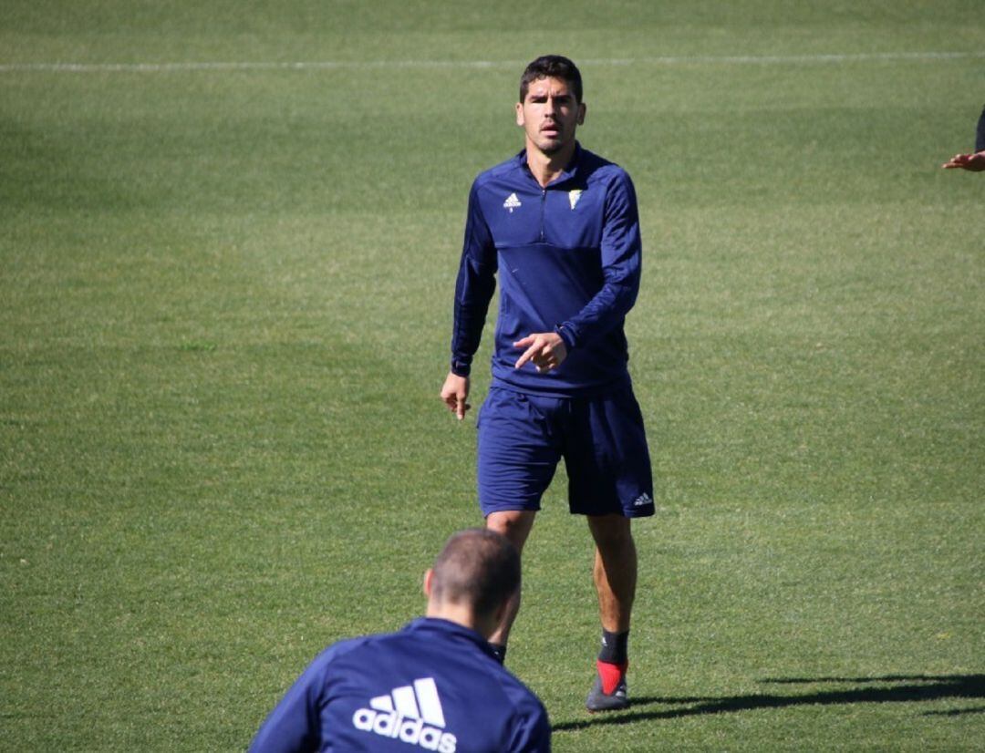 Garrido entrena con el equipo en una imagen de archivo