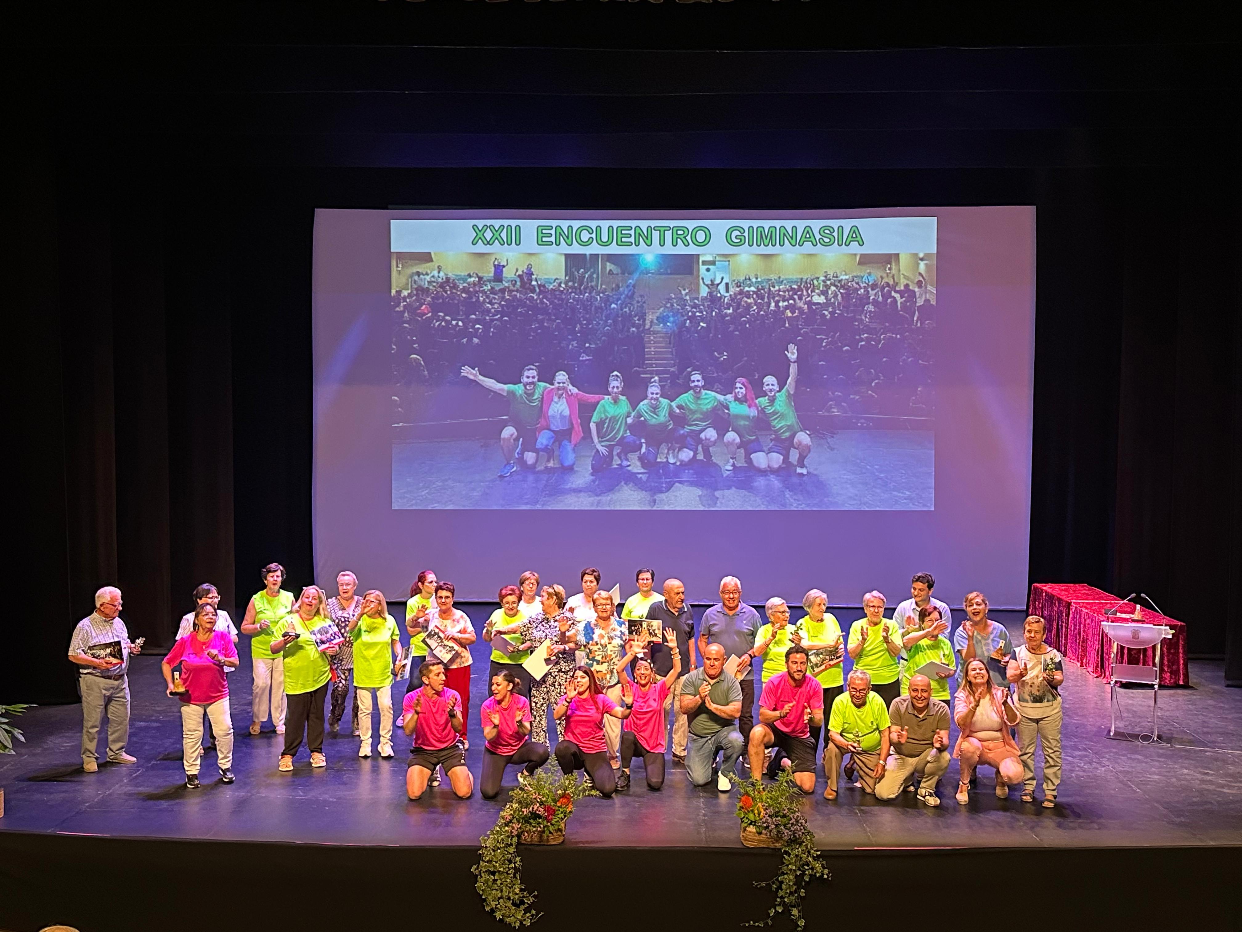 Los mayores de Huércal-Overa despiden el curso practicando deporte