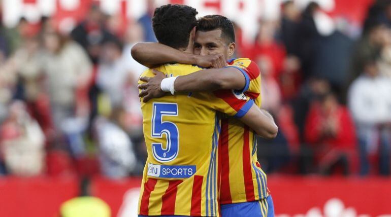 Murillo y Paulista celebran la victoria en Sevilla