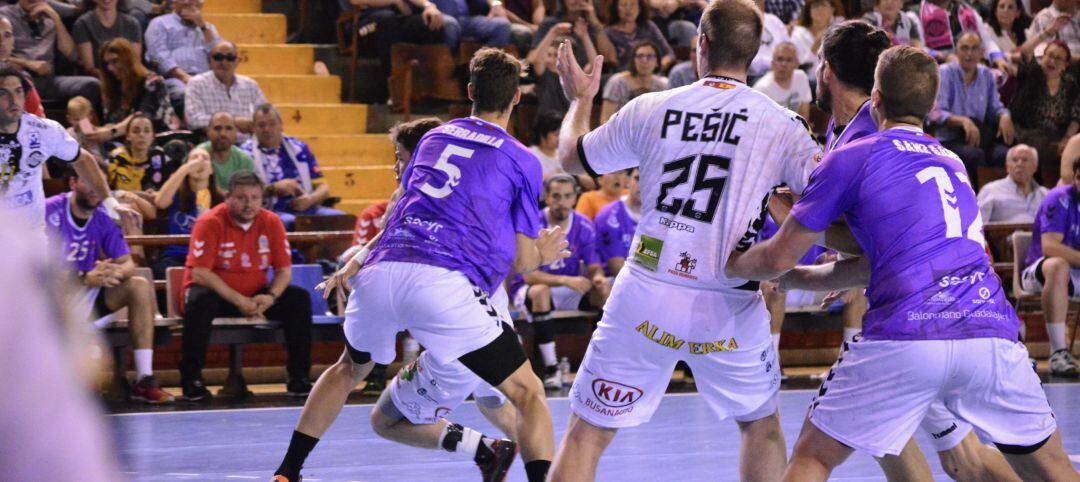 Imagen del partido de la pasada temporada (28-21)