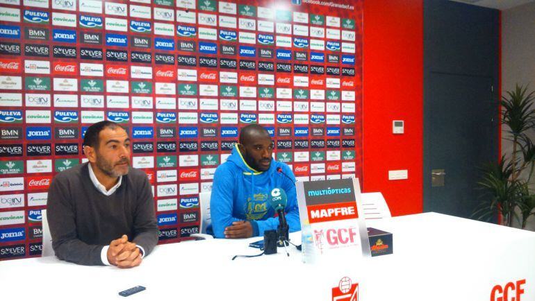 El lateral francés, Babín junto a Javier Rufete en rueda de prensa