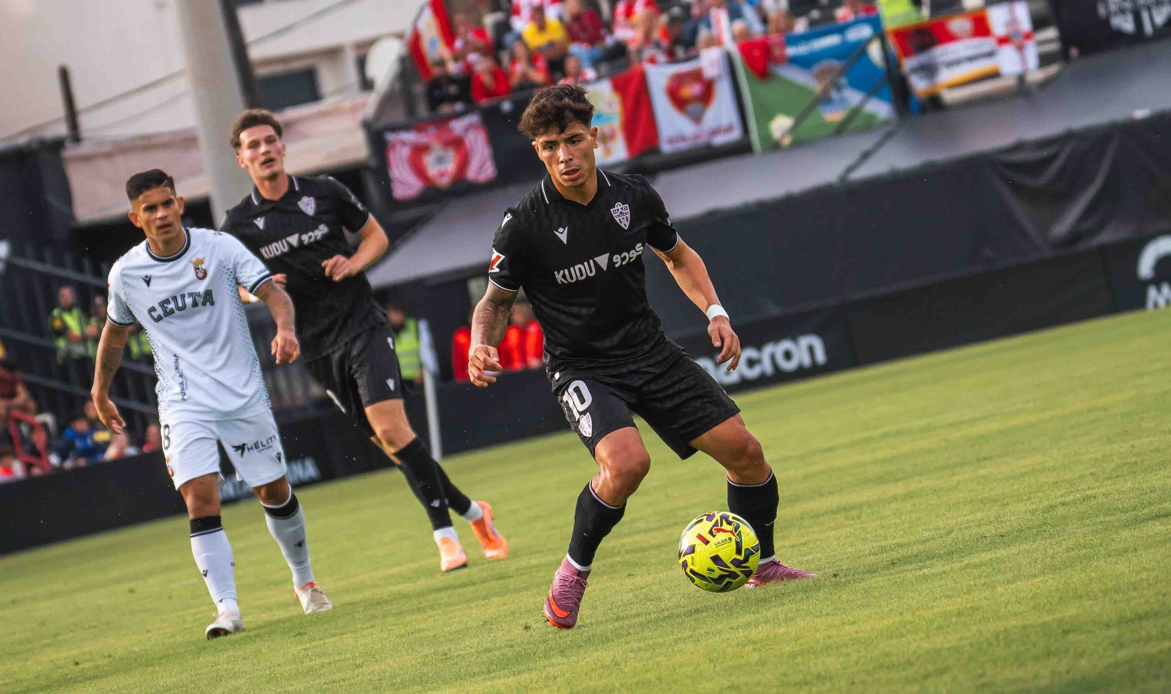 Nico Melamed en el Ceuta-Almería que solo se jugó la primera parte.