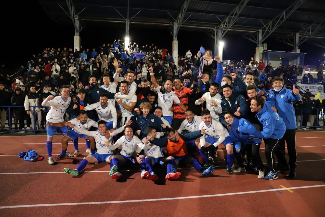 El San Agustín del Guadalix celebrando el pase a la Copa del Rey 