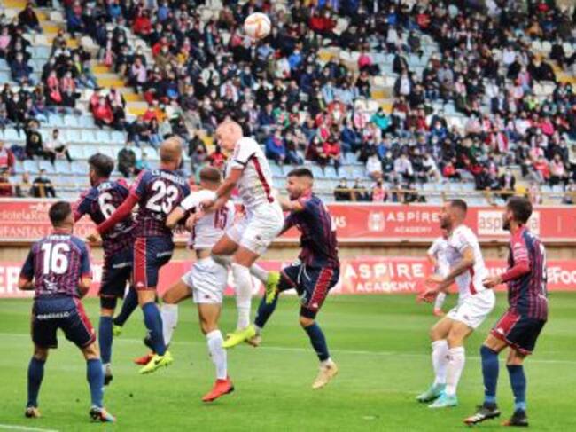 Obolskii monopolizó el juego ofensivo de la Cultural