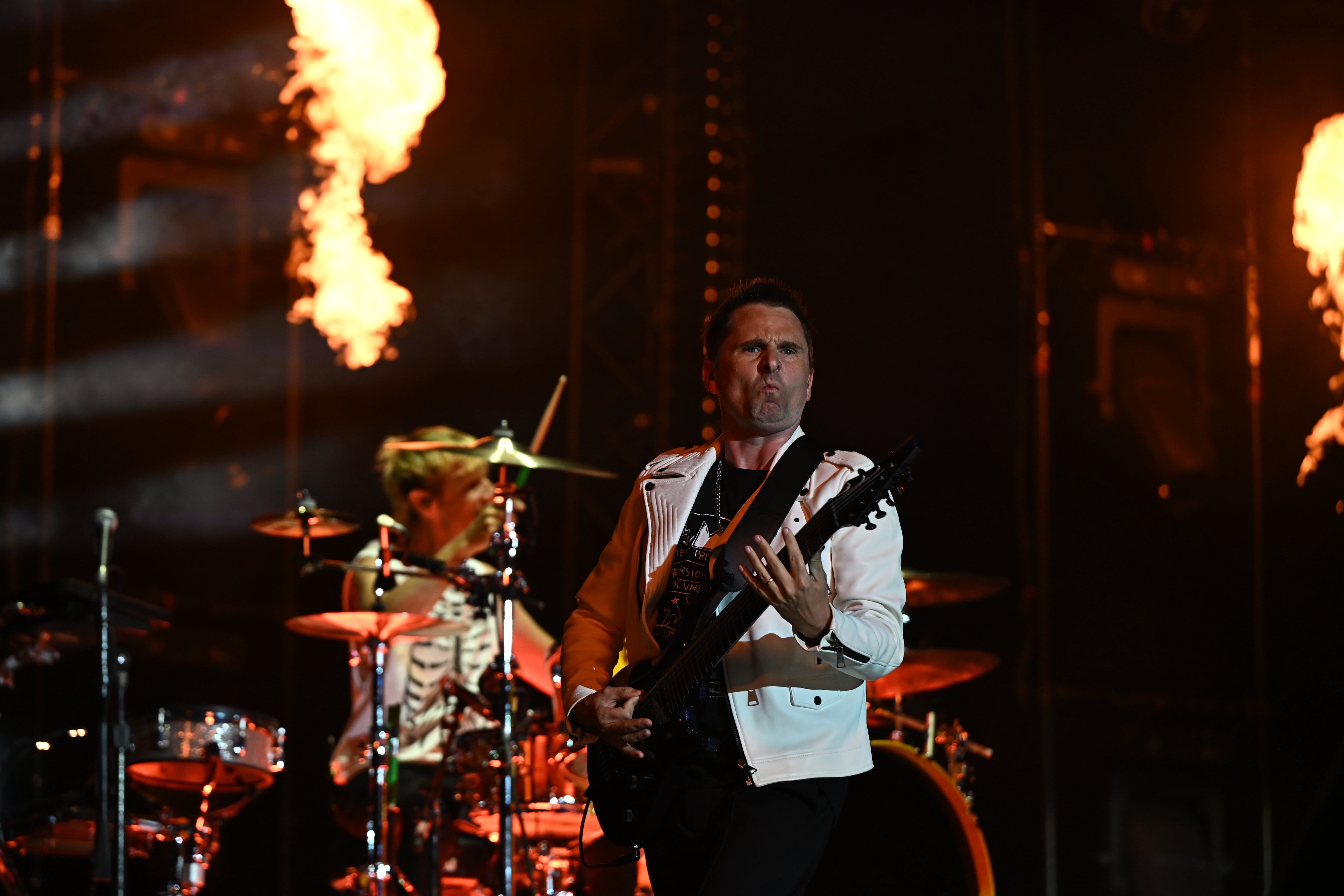 MADRID, 10/07/2025.- Integrantes de la banda de rock británica, Muse, durante el concierto que han ofrecido en la primera jornada del festival MAD COOL, este jueves en Madrid. EFE/ Fernando Villar.