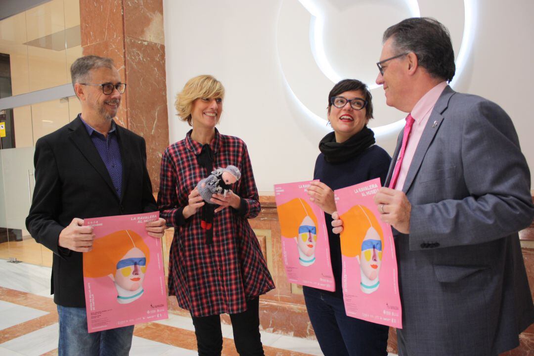 El delegado de el IVC, Alfonso Ribes, la concejala de Cultura de Castelló, Verònica Ruiz, Núria Vizcarro de la Ravalera y José Vicente Ramón de la Fundación Dávalos-Fletcher