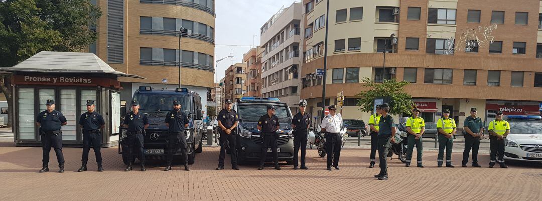Unas 500 personas, entre policías, bomberos y personas sanitario, trabajan en la seguridad de la Feria