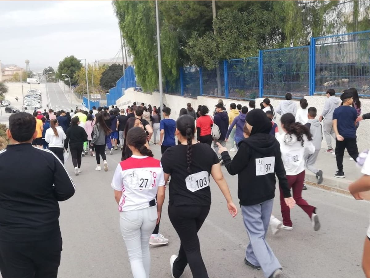Entrevista a Gonzalo Romero, profesor coordinador de la carrera solidaria en el IES Las Lomas, en Hoy por Hoy Alicante