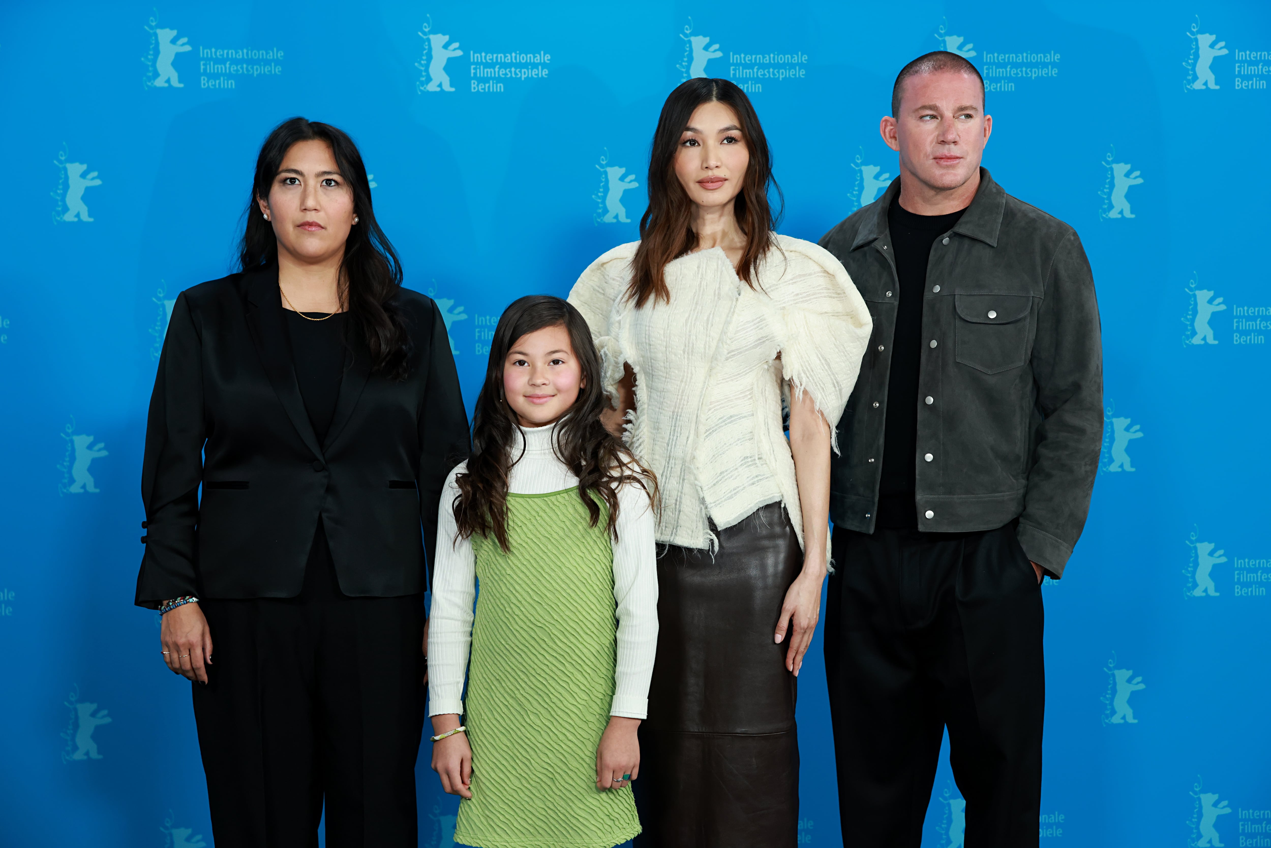 BERLIN (Germany), 20/02/2026.- (L-R) Director Beth de Araujo and actors Mason Reeves, Gemma Chan and Channing Tatum attend a photocall for 'Josephine' during the 76th Berlin International Film Festival, in Berlin, Germany, 20 February 2026. The 76th Berlinale runs from 12 to 22 February 2026. (Cine, Alemania) EFE/EPA/CLEMENS BILAN