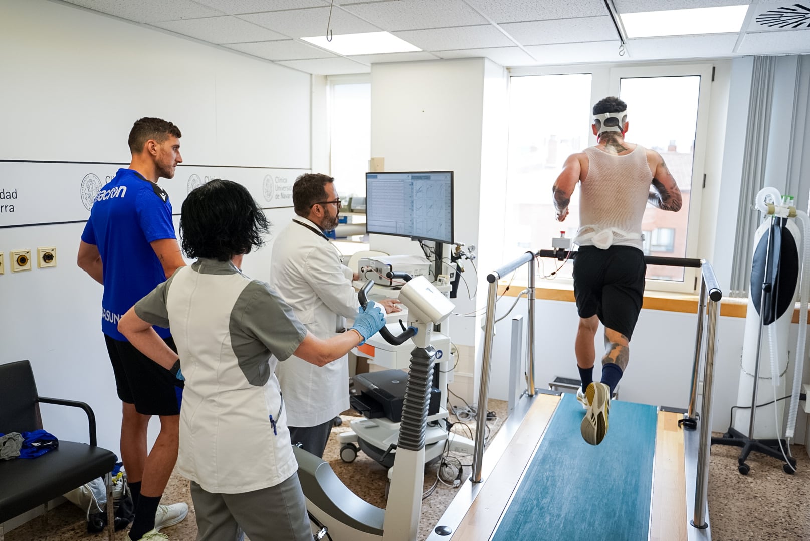 Sergio Herrera y Rubén García, dos de los jugadores de la plantilla que han comenzado las pruebas médicas de la pretemporada de Osasuna