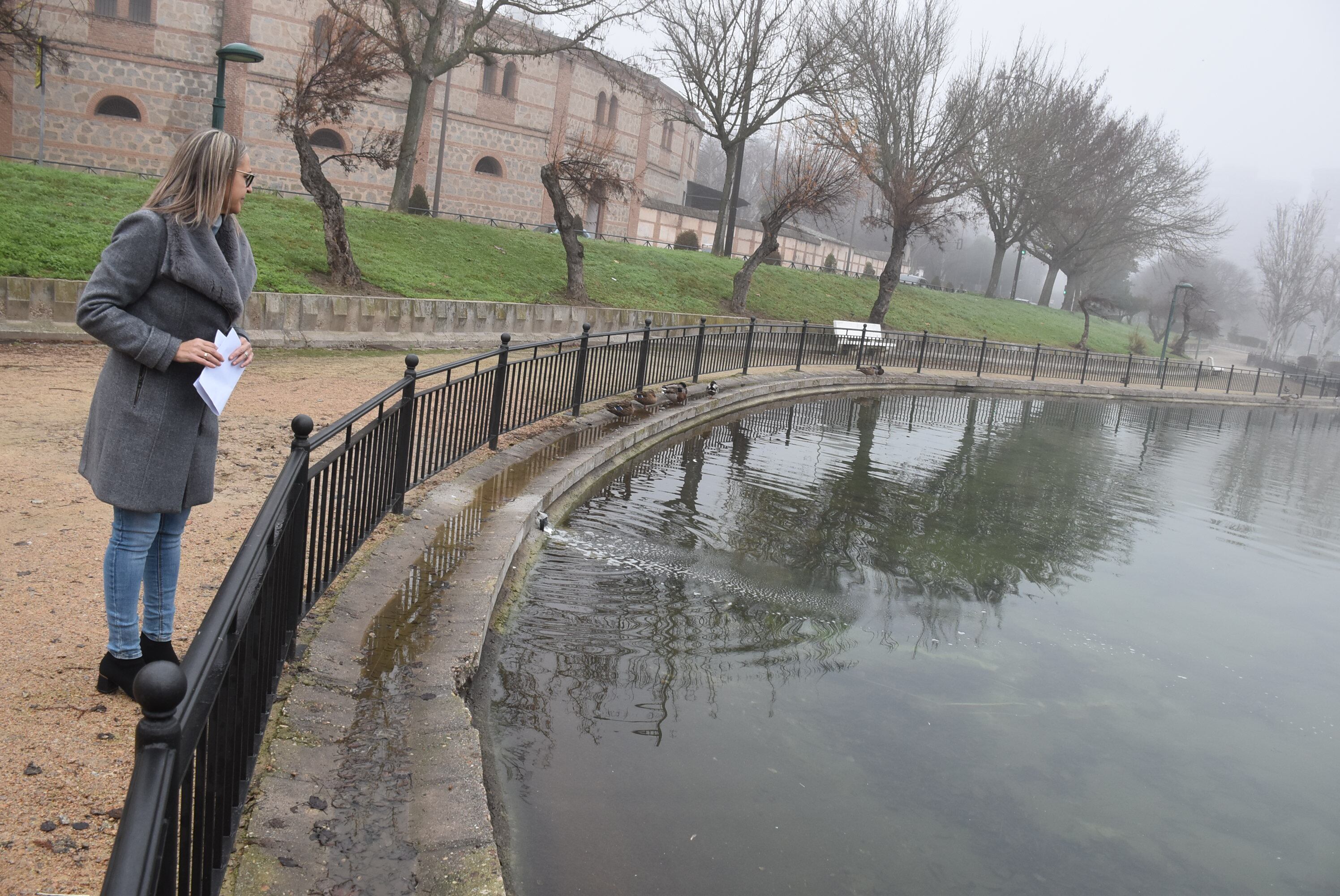 El lago de la Alameda con agua limpia para evitar las algas