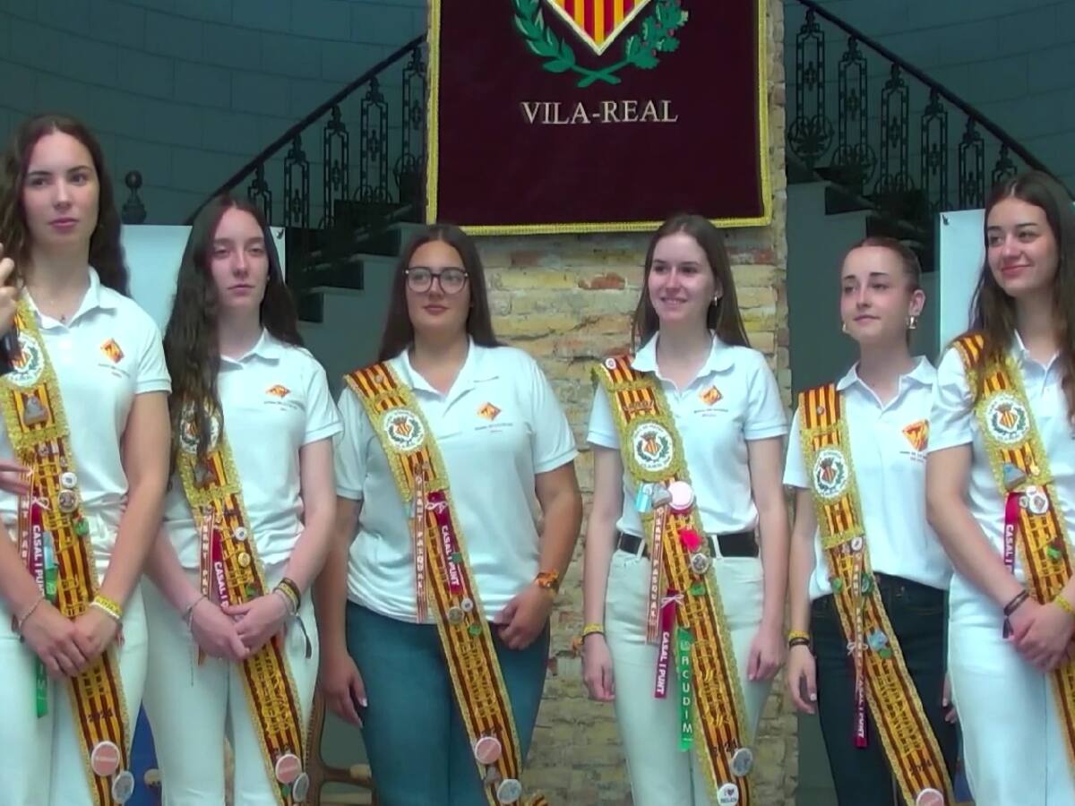 La reina de las fiestas y su corte de honor visitan el programa especial Sant Pasqual 2024 de Radio Castellón