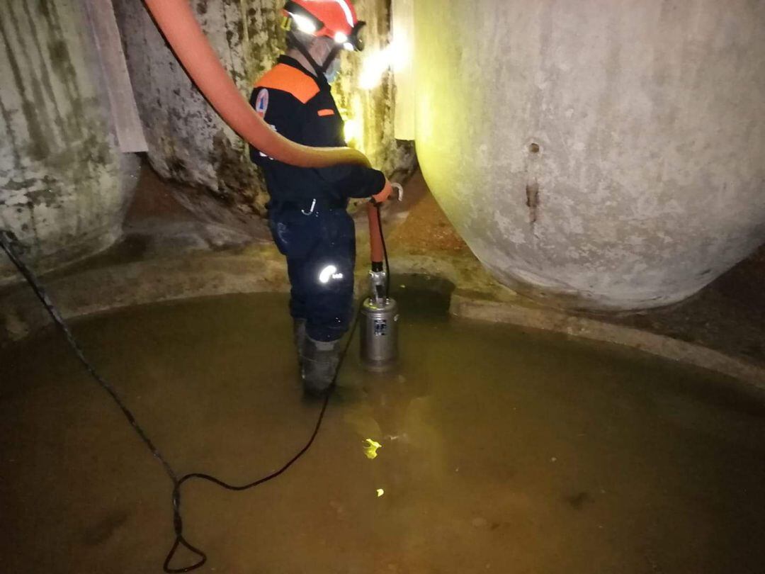 Una cueva inundada en la localidad