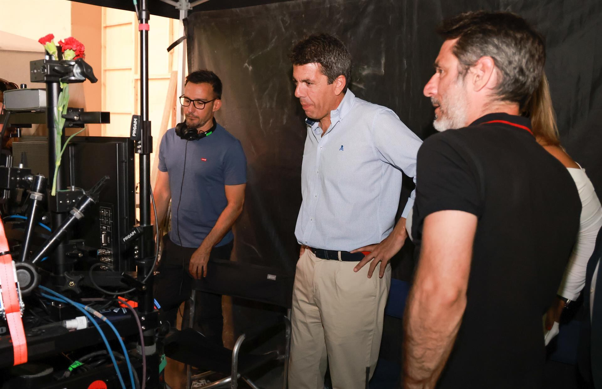 El 'president' de la Generalitat, Carlos Mazón, en un rodaje