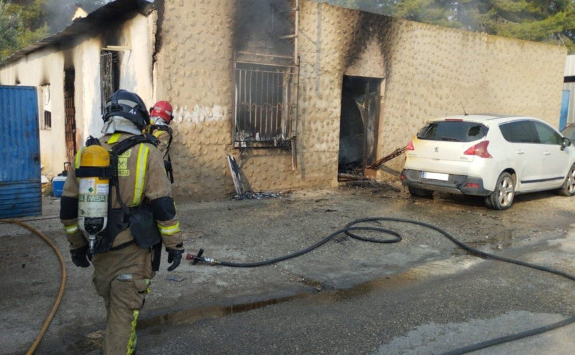 Bomberos extinguen un incendio en una vivienda unifamiliar de La Torrecilla, en Lorca (Murcia).
Bomberos del Consorcio de Extinción de Incendios y Salvamento (CEIS) de la Región de Murcia han sofocado un incendio declarado en una vivienda unifamiliar de la zona de la Torrecilla, en Lorca, según informaron fuentes del Centro de Coordinación de Emergencias consultadas por Europa Press.

ESPAÑA EUROPA MURCIA SOCIEDAD
CEIS