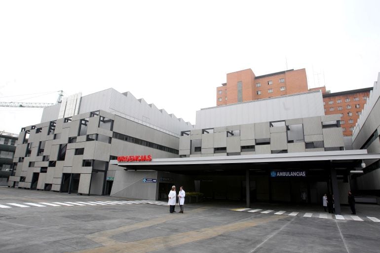 Imagen de archivo de la entrada de urgencias del Hospital Clínico de Valladolid