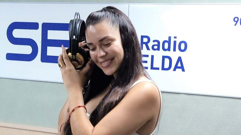 Alba Ed-Dunia, a sus 23 años, la cantante eldense tiene por delante una carrera musical prometedora.