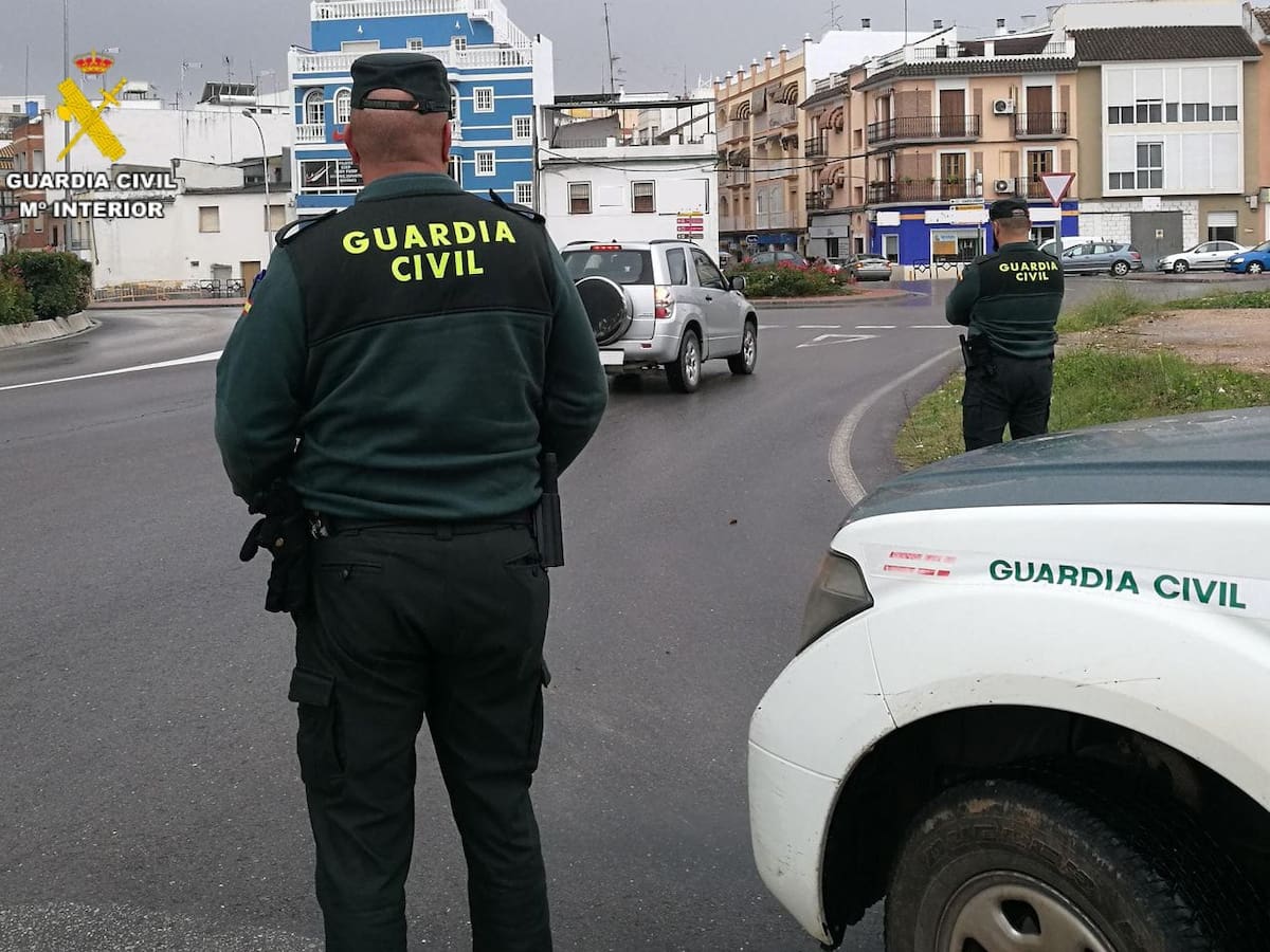 Desaparece una mujer en Sayalonga (Málaga) tras lanzarse al río donde cayó su perro en plena borrasca