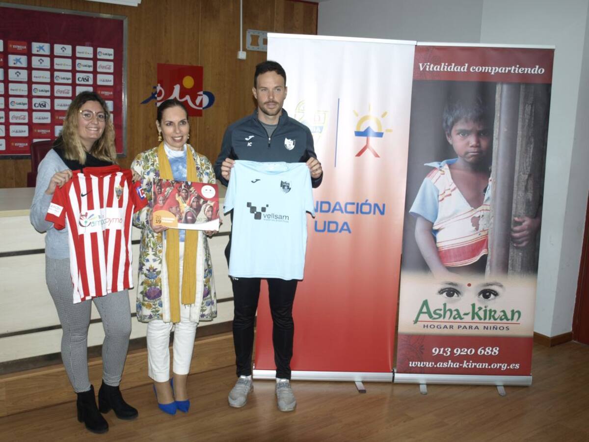 Partidazo de fútbol femenino con fines benéficos