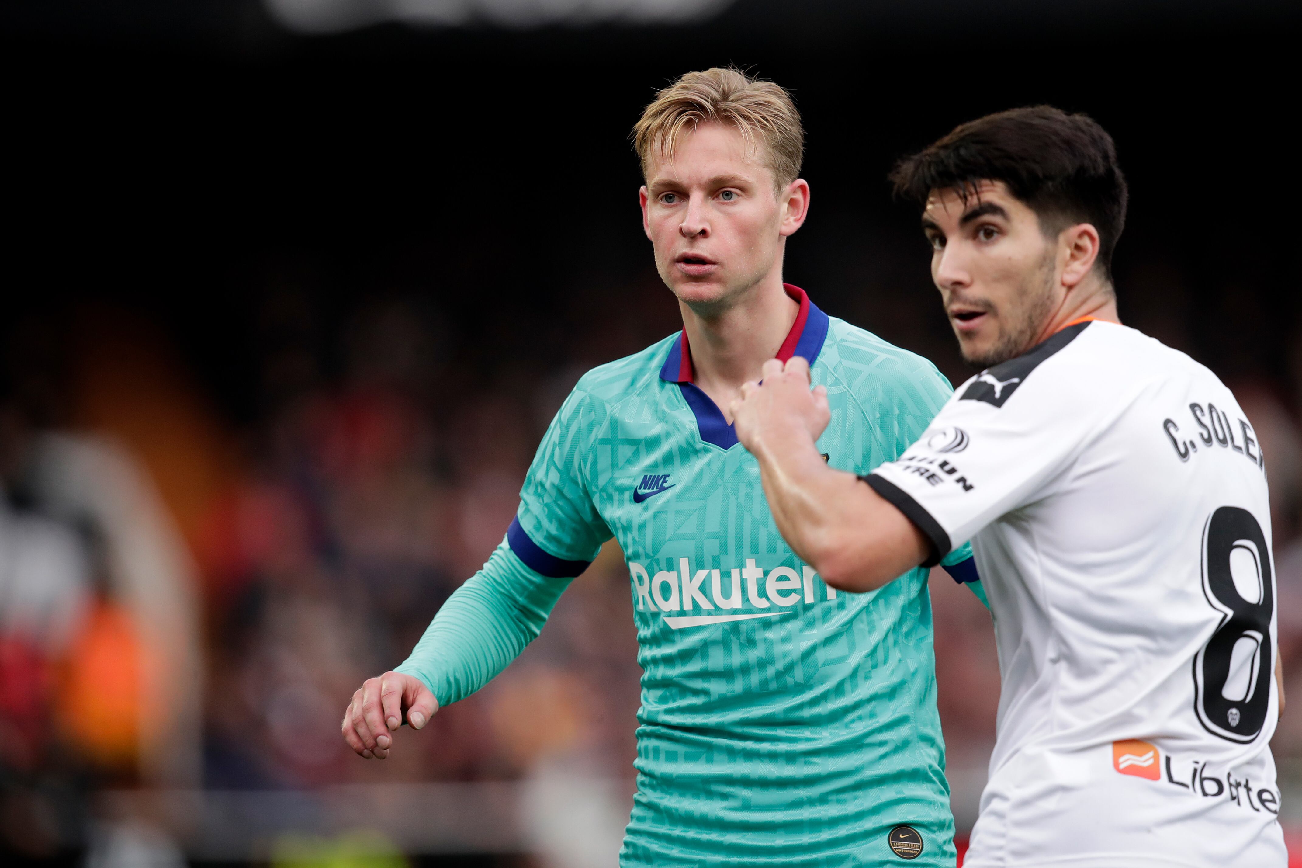 De Jong y Carlos Soler