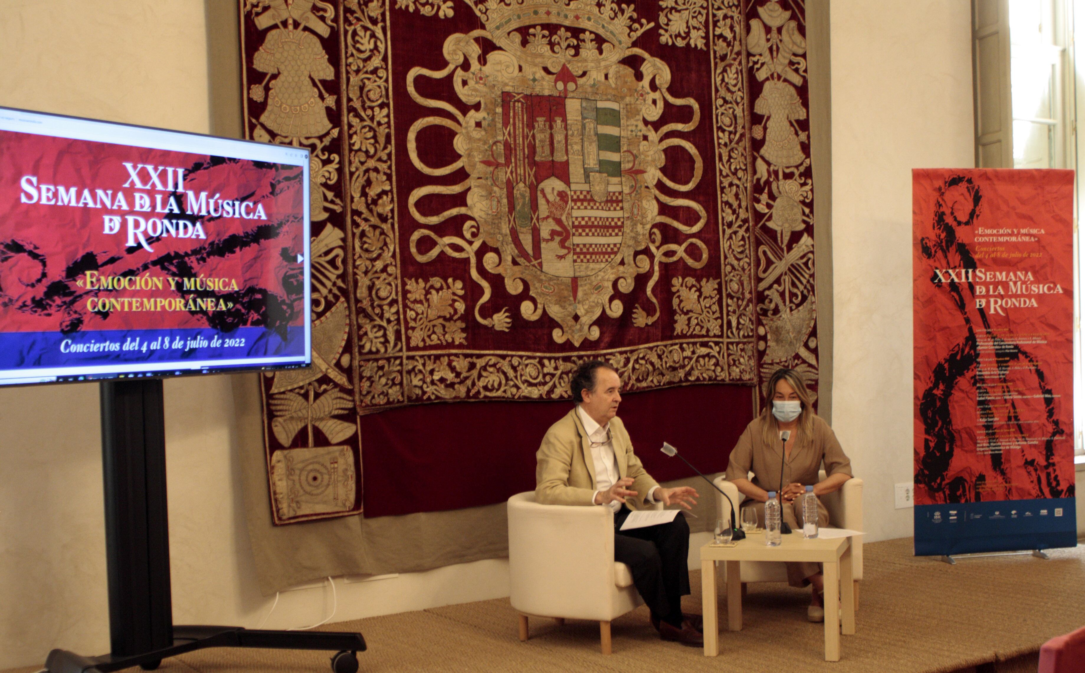 El Salón de Grados de la Real Maestranza de Caballería de Ronda ha acogido la presentación de ambos eventos