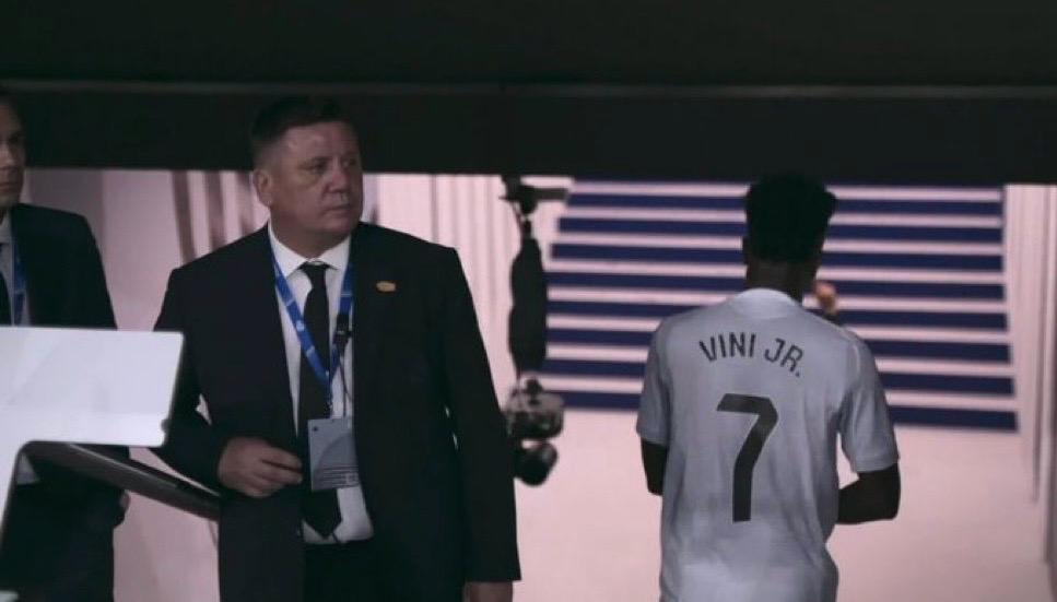 Enfado tremendo de Vinicius en 'El Clásico': el brasileño se marchó al túnel de vestuario tras ser sustituido por Rodrygo en la segunda parte