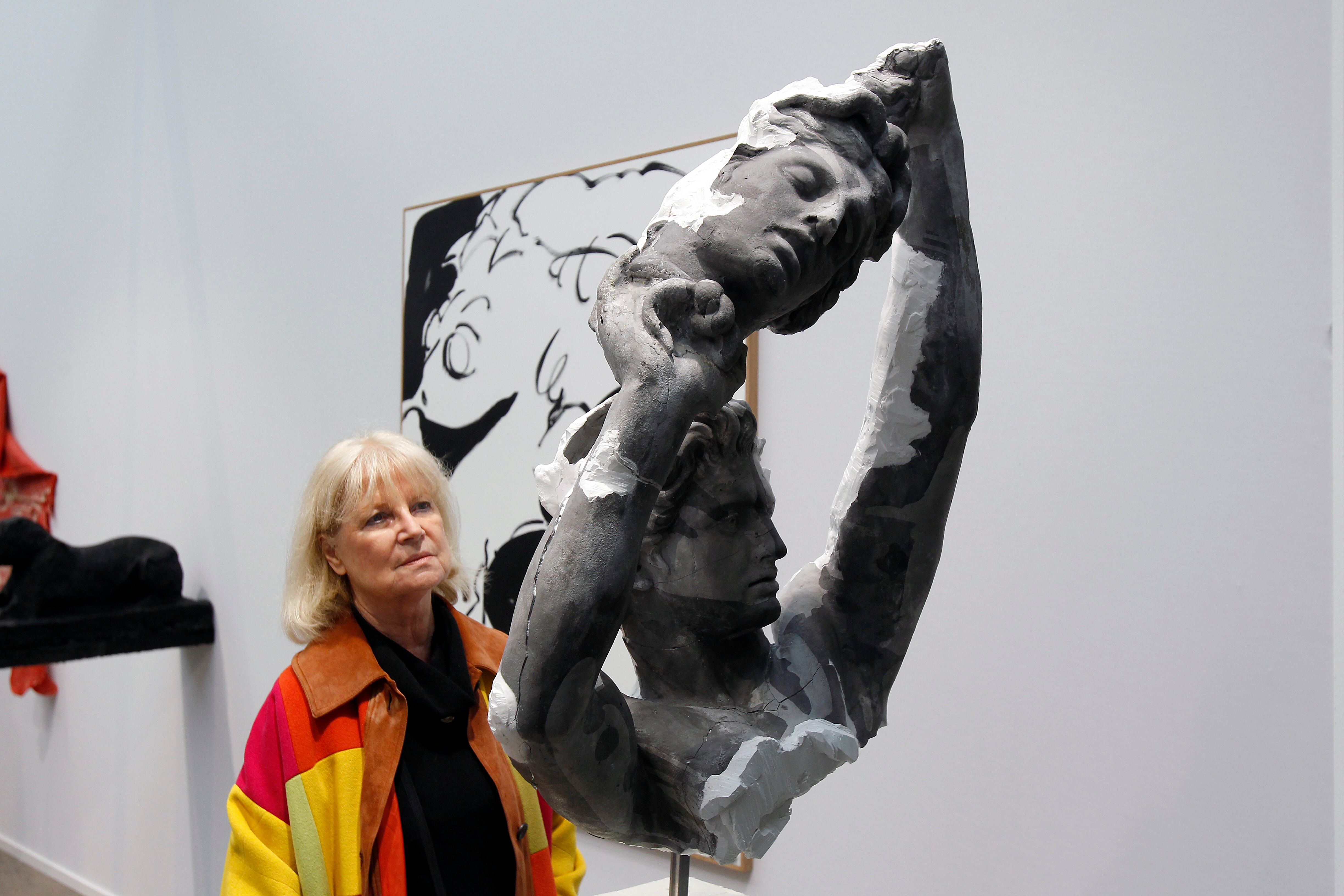 Escultura de Ken Sortais titulada &#039;El nacimiento de Pegaso&#039;,  en la Feria de Arte de París en 2016