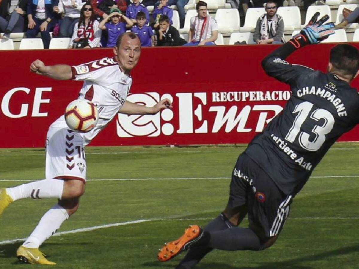 El Albacete recurrirá la tarjeta amarilla de Zozulia ante el Oviedo